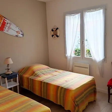 בית נופש Cosy 74 M 800m From The *