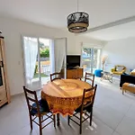 Cosy 74 M 800m From The