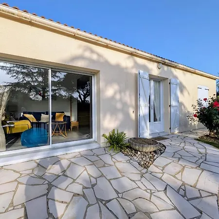 Cosy 74 M 800m From The Dom wakacyjny *